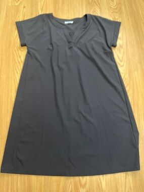 Talbots Short Sleeve V-Neck Tunic Dress in Charcoal Gray